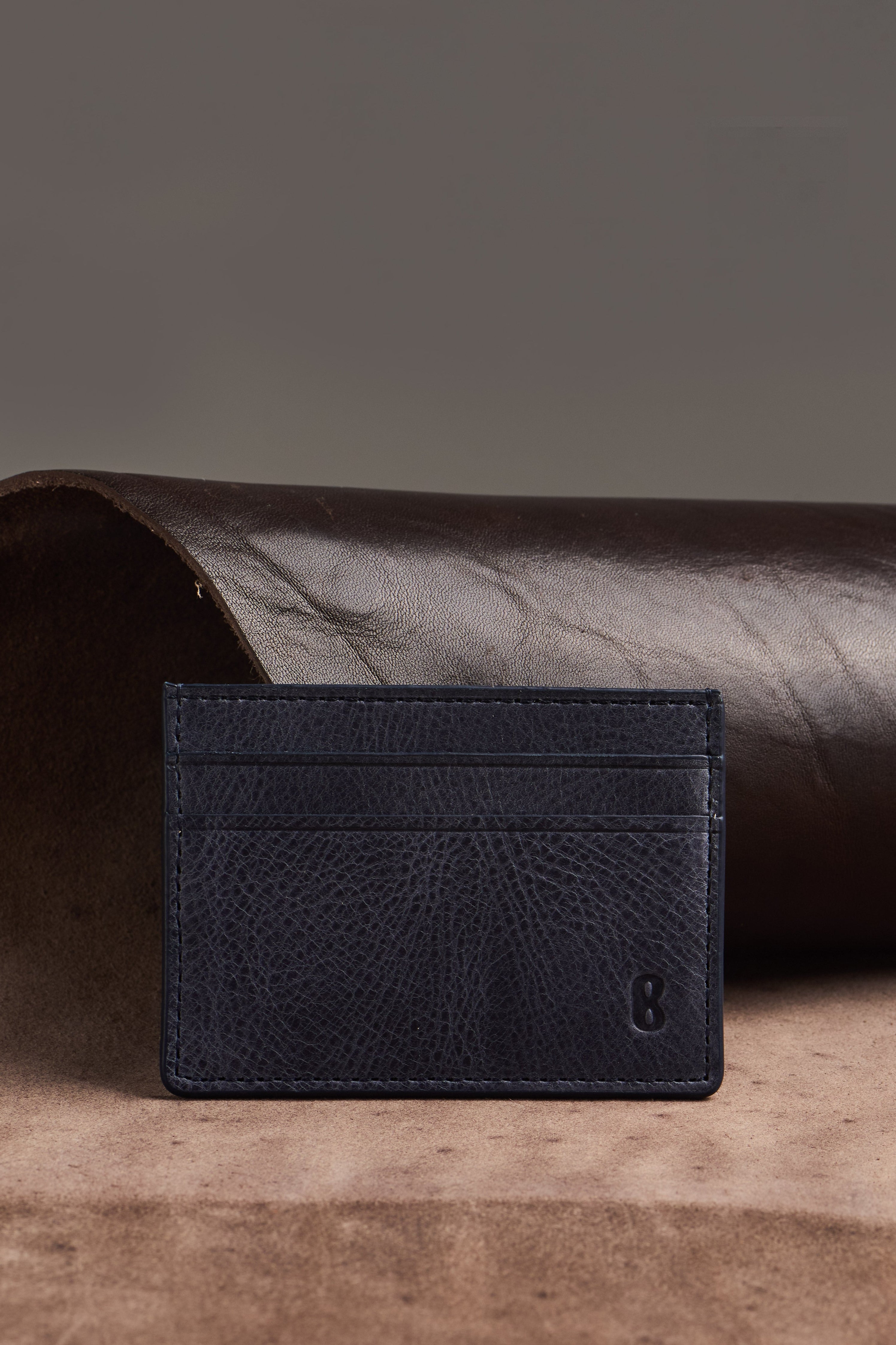 Tarjetero Azul Desgastado